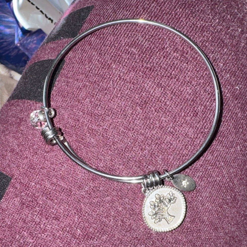 Stack of 9 mixed metal Charm Bangles - Layered Bracelet Set - Picture 8 of 10